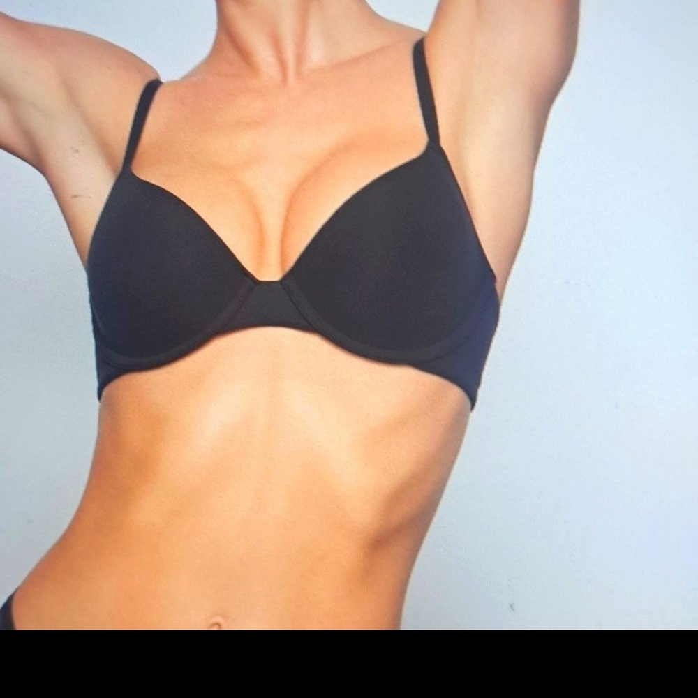 NWT 34DDD 34F   SKIMS FITS EVERYBODY T SHIRT BRA